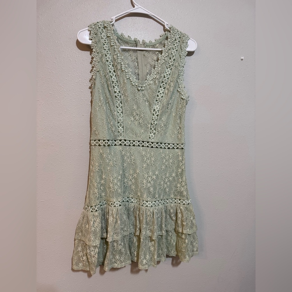 Vintage fairy Lace Sleeveless Dress Light Green size 9/10 runs small B. Darlin